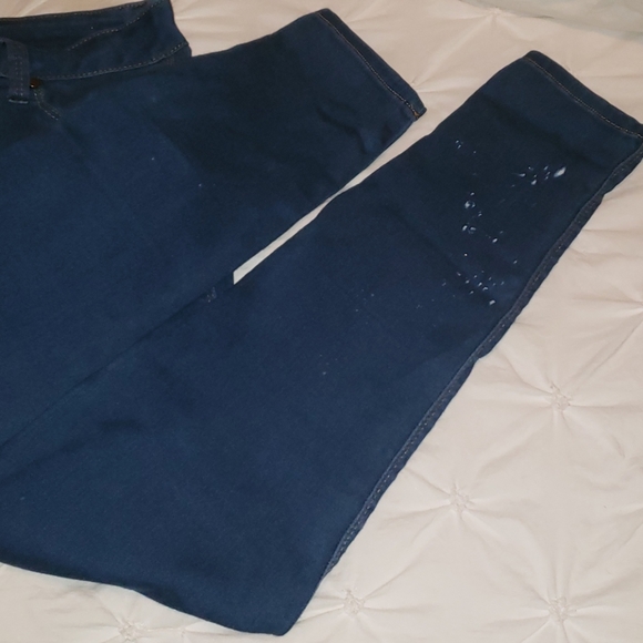 Too large - Picture 2 of 2